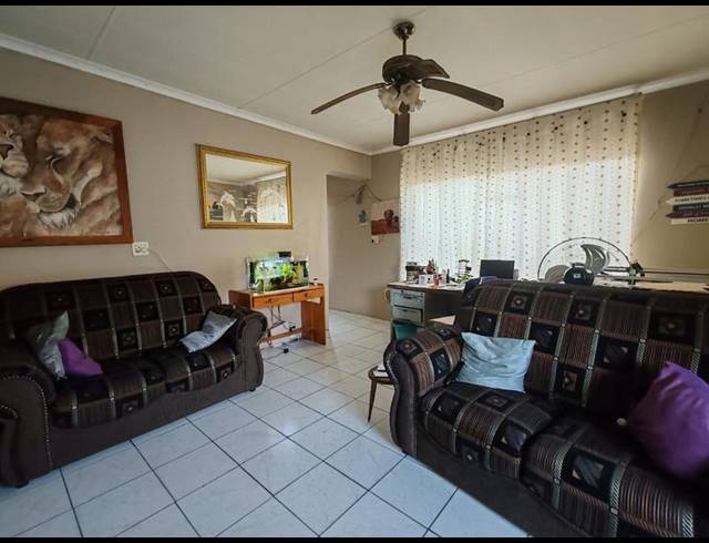 4 BEDROOM HOUSE FOR SALE IN PRETORIA GARDENS